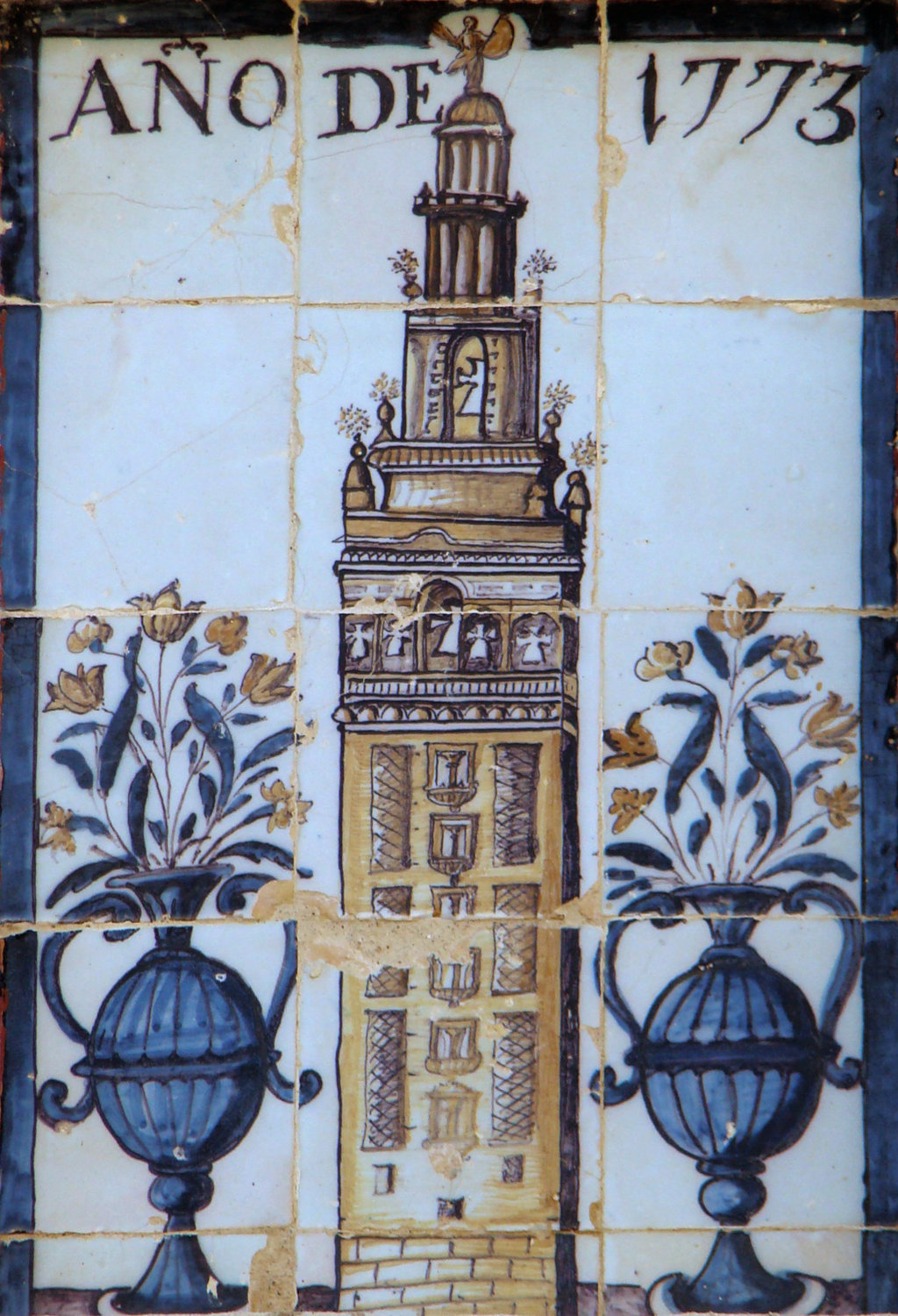 00106. Panel de azulejos. Heráldica del Cabildo Catedral de Sevilla. Casa de la Cilla. Marchena. Sevilla.