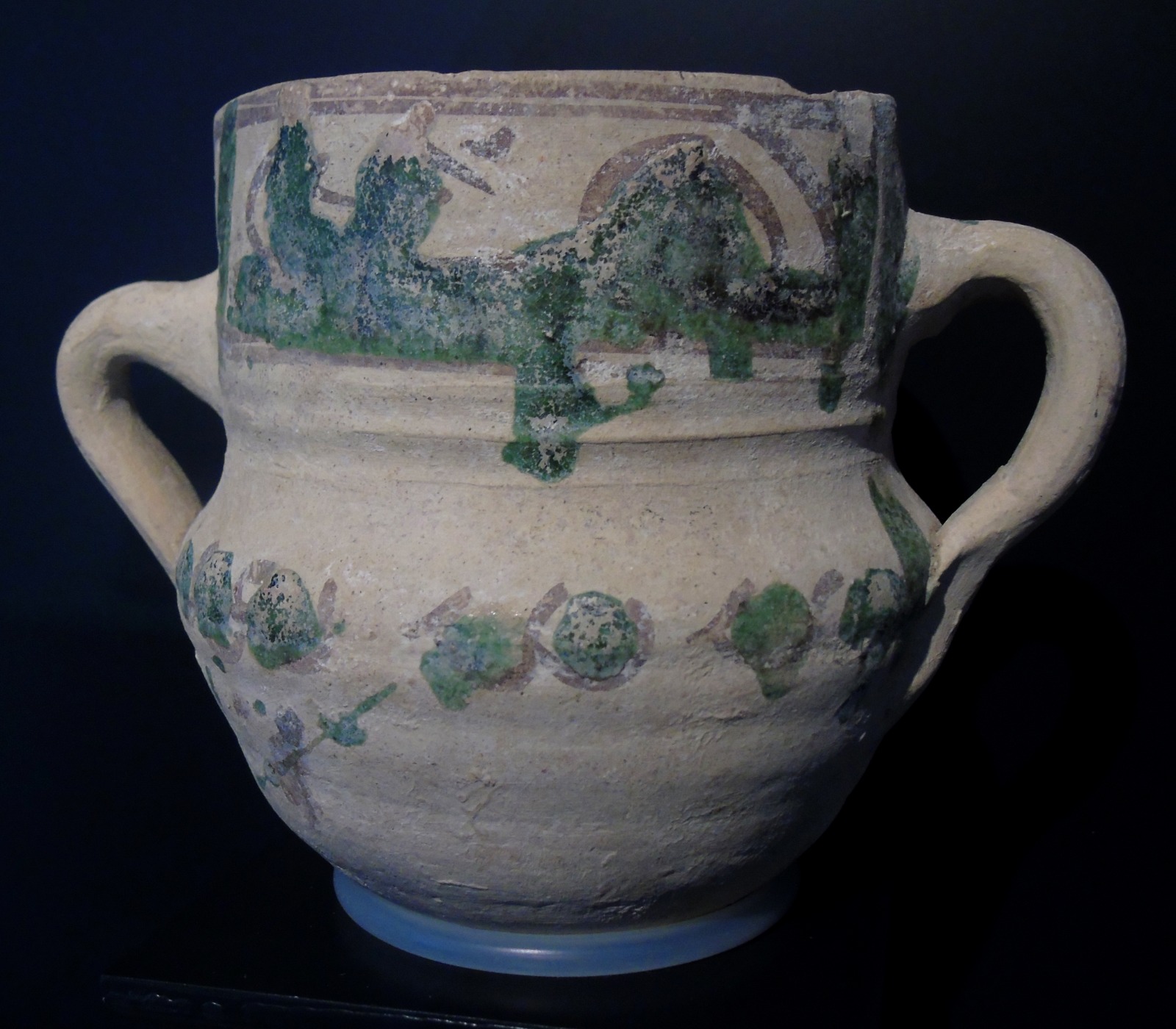 D00369. La cerámica medieval sevillana (siglos XII al XIV). La producción trianera