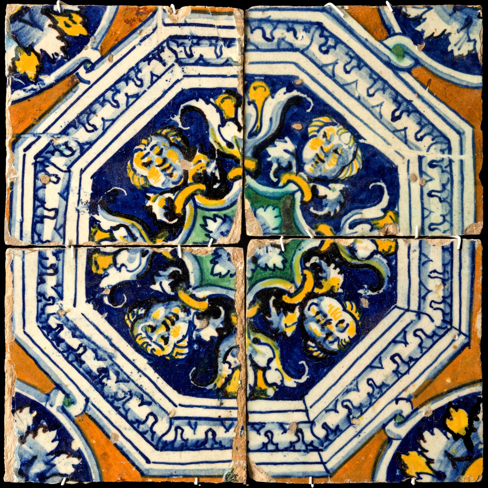 00046. Panel de cuatro azulejos para revestimientos. Centro Cerámica Triana. Sevilla.