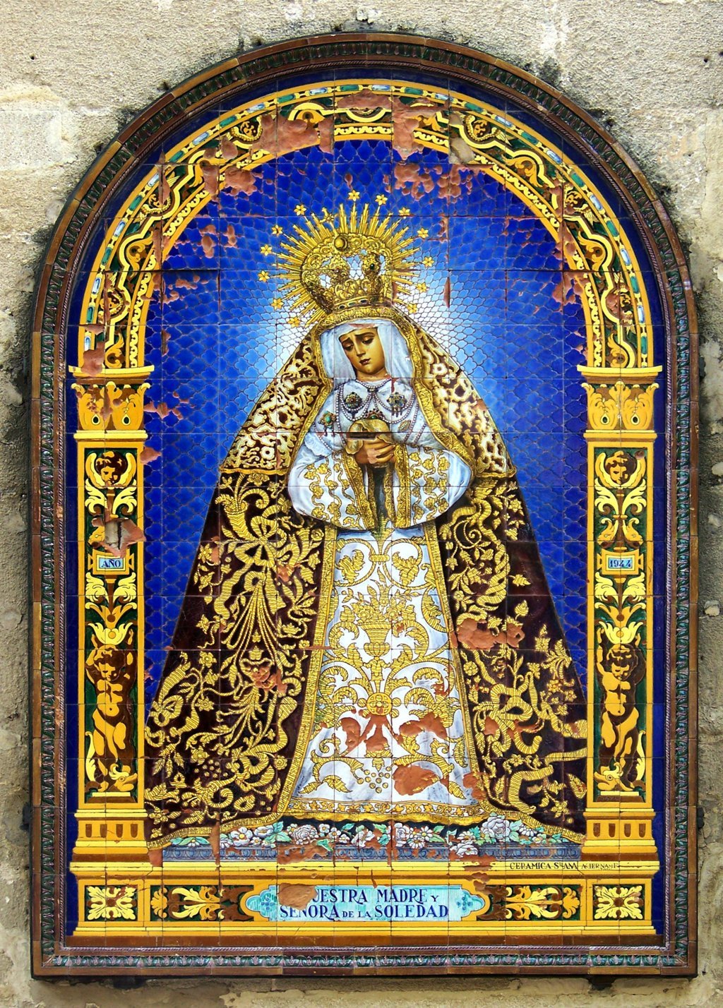 00050. Retablo cerámico. Virgen de la Soledad. Iglesia de la Victoria. Jerez de la Frontera. Cádiz.