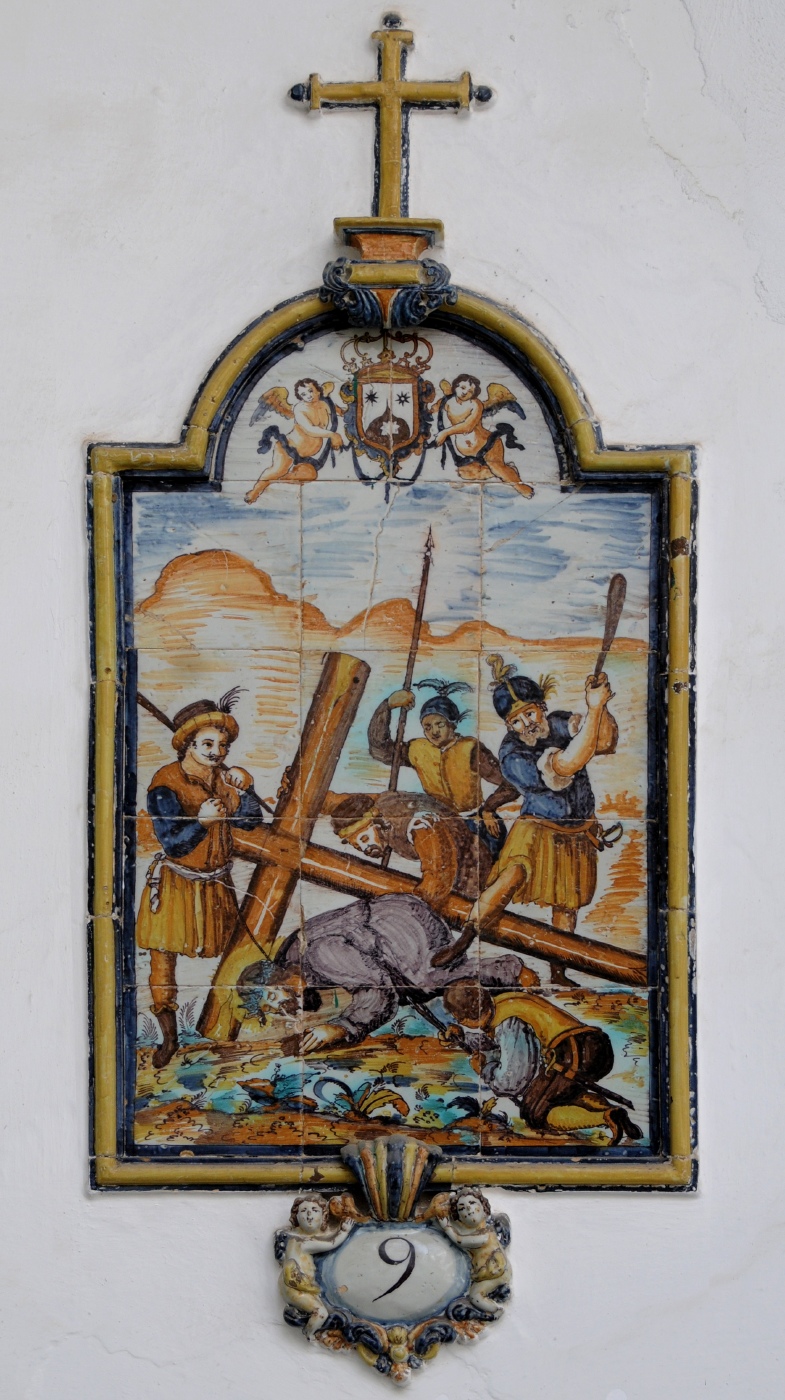 01776. Retablo cerámico. Escena de Vía Crucis. Novena estación. Patio principal del Hospital de Mujeres de Nuestra Señora del Carmen. Cádiz