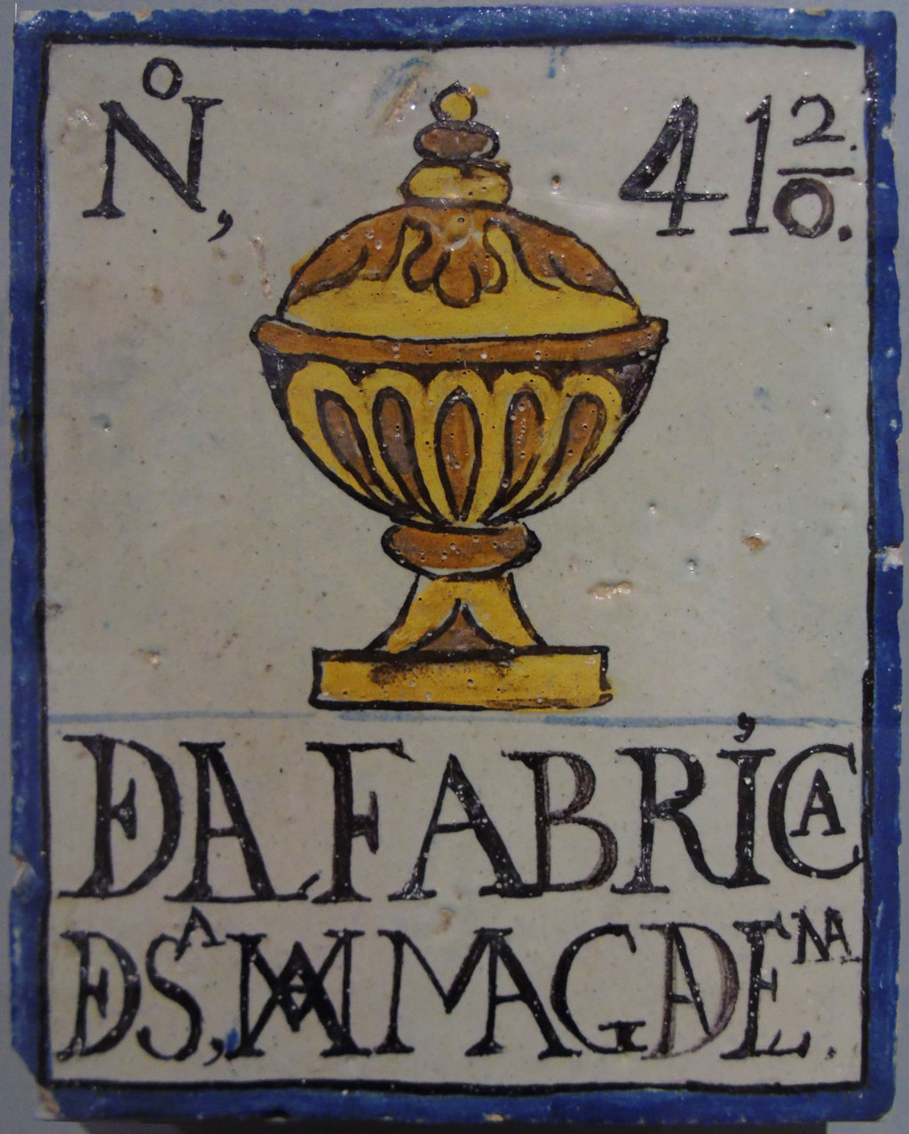00173. Azulejo de censo. Emblema de María Magdalena. Museo de Artes y Costumbres Populares. Sevilla.