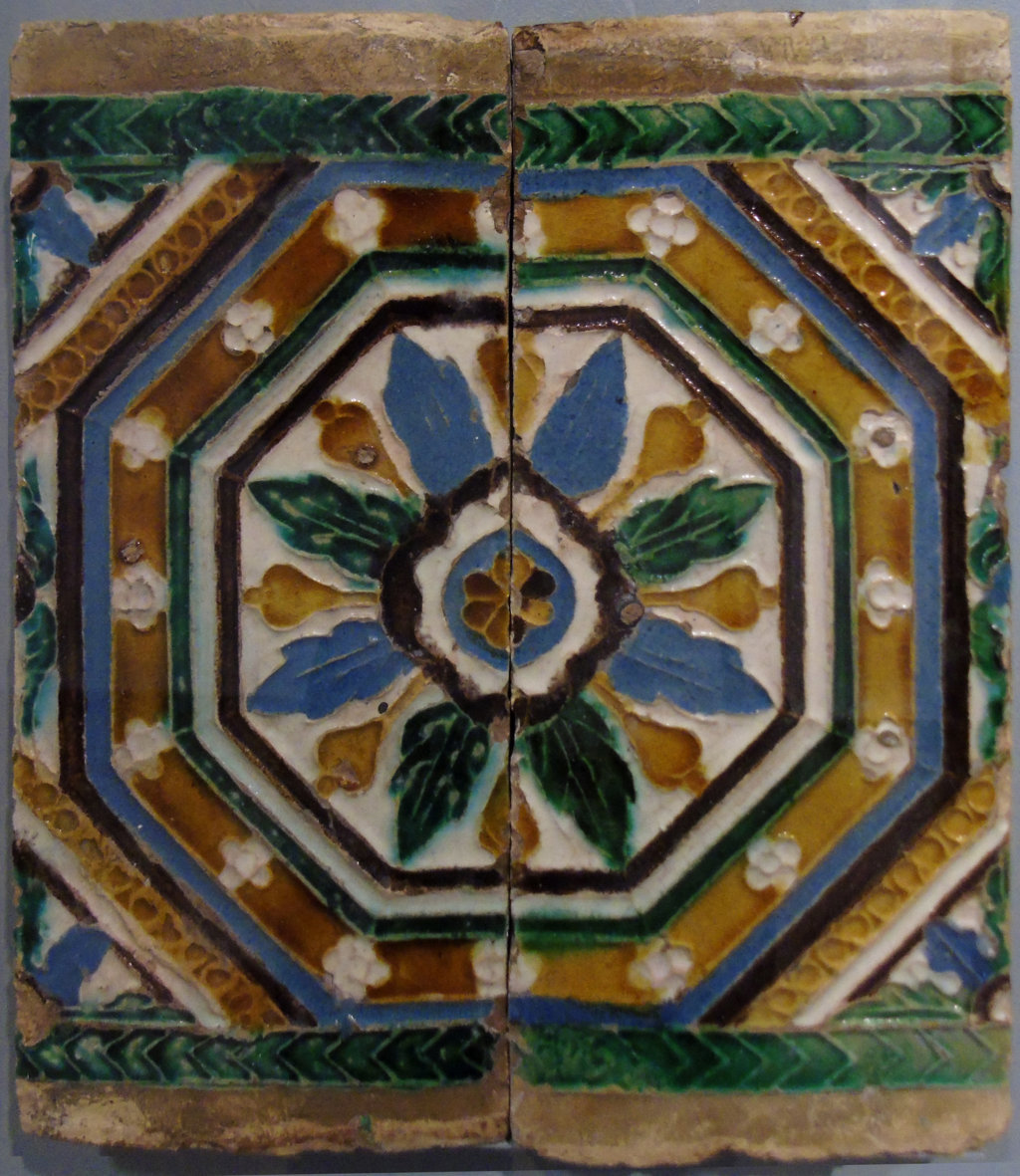 00177. Par de azulejos por tabla para techo. Museo de Artes y Costumbres Populares. Sevilla.