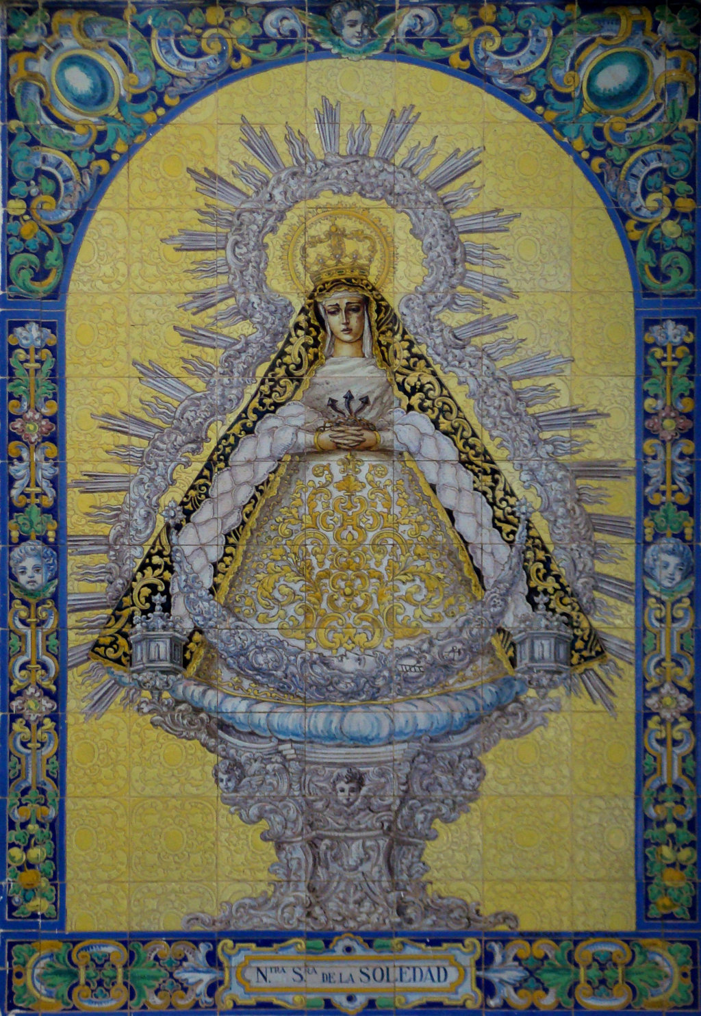 00223. Retablo cerámico. Virgen de la Soledad. Écija. Sevilla.