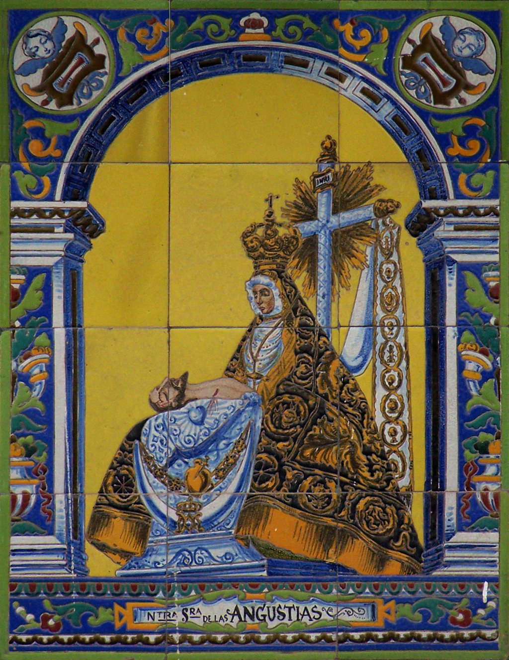 00259. Retablo cerámico. Virgen de las Angustias. Granada.