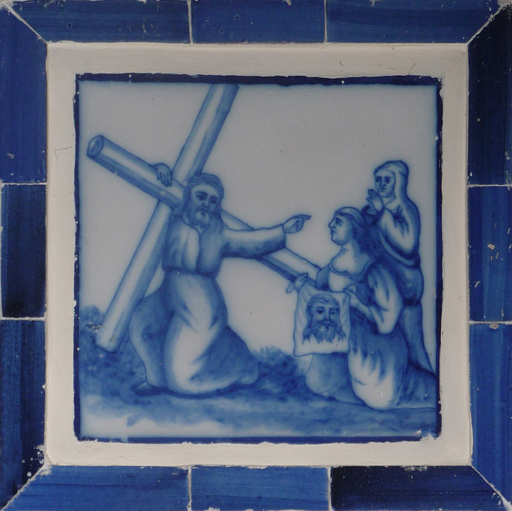 01579. Vía Crucis. Sexta estación. Iglesia de Nuestra Señora de la Asunción. Albaida del Aljarafe. Sevilla.