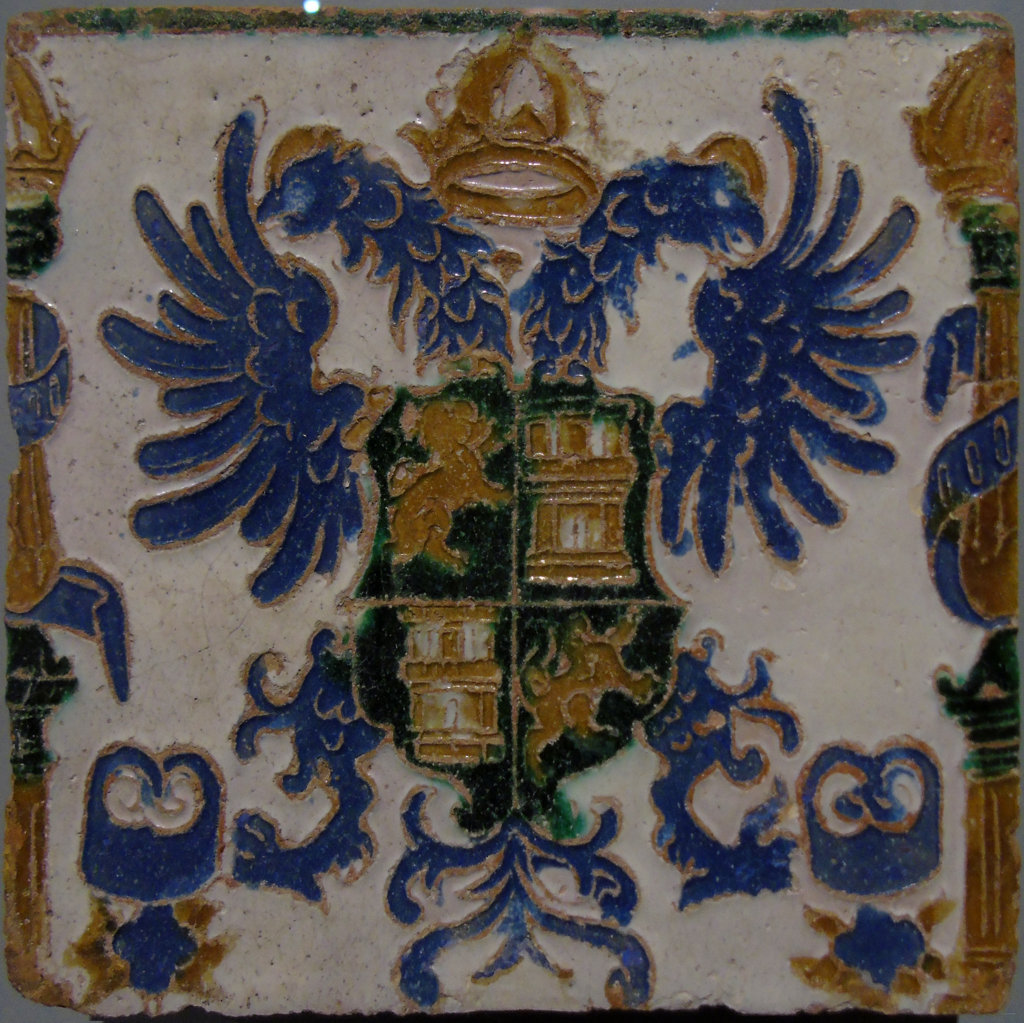 00277. Azulejo. Escudo de las armas imperiales de Castilla durante el reinado de Carlos V. Museo de Artes y Costumbres Populares. Sevilla.