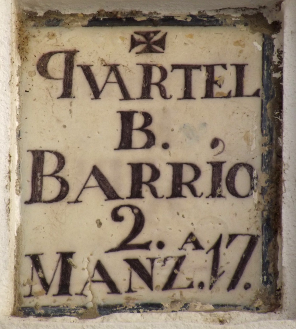 00431. Placa de Olavide. Cuartel-Barrio-Manzana. Fachada de la Fundación Gota de Leche. Calle Manuel Rojas Marcos, 6. Sevilla.