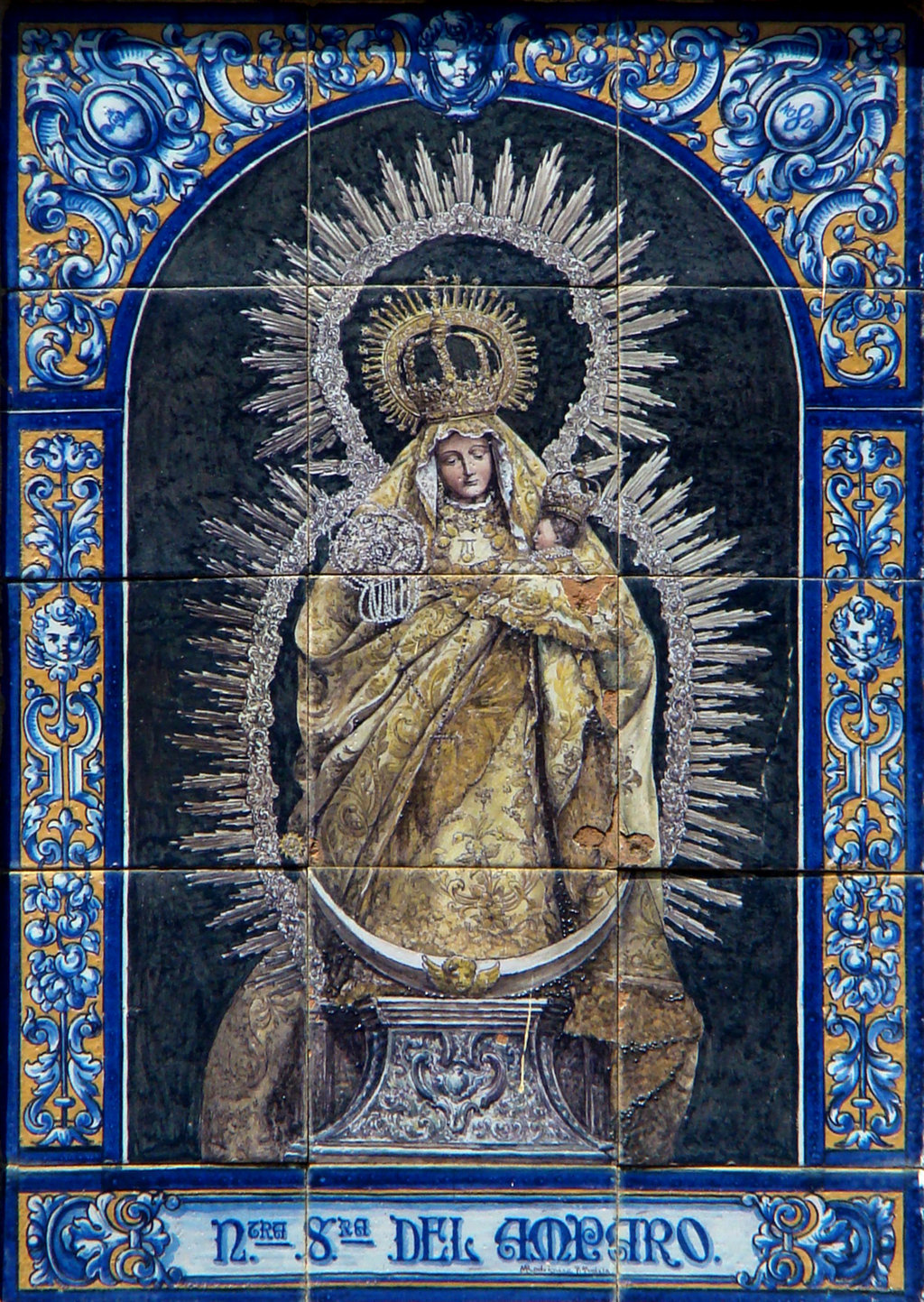 00535. Retablo cerámico. Virgen del Amparo. Sevilla.