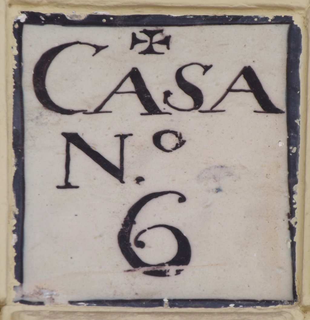 00622. Placa de Olavide. Número de casa. Calle San Bartolomé, 2. Sevilla.