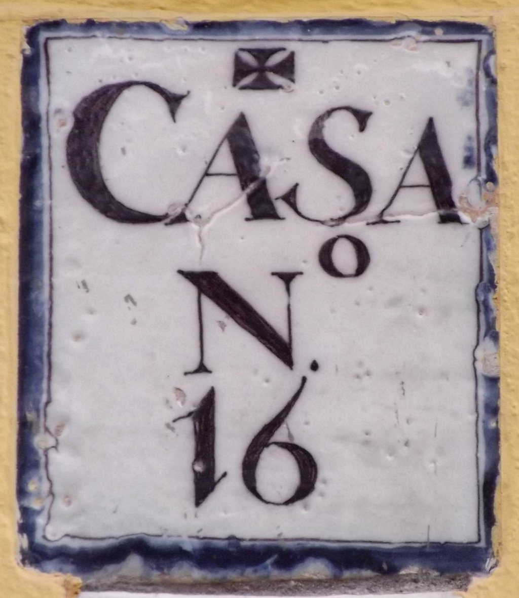 00626. Placa de Olavide. Número de casa. Casa número 3 de la calle San Fernando. Sevilla.
