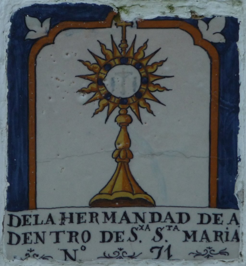 00701. Azulejo de censo. Hermandad Sacramental de Santa María. Arcos de la Frontera. Cádiz.