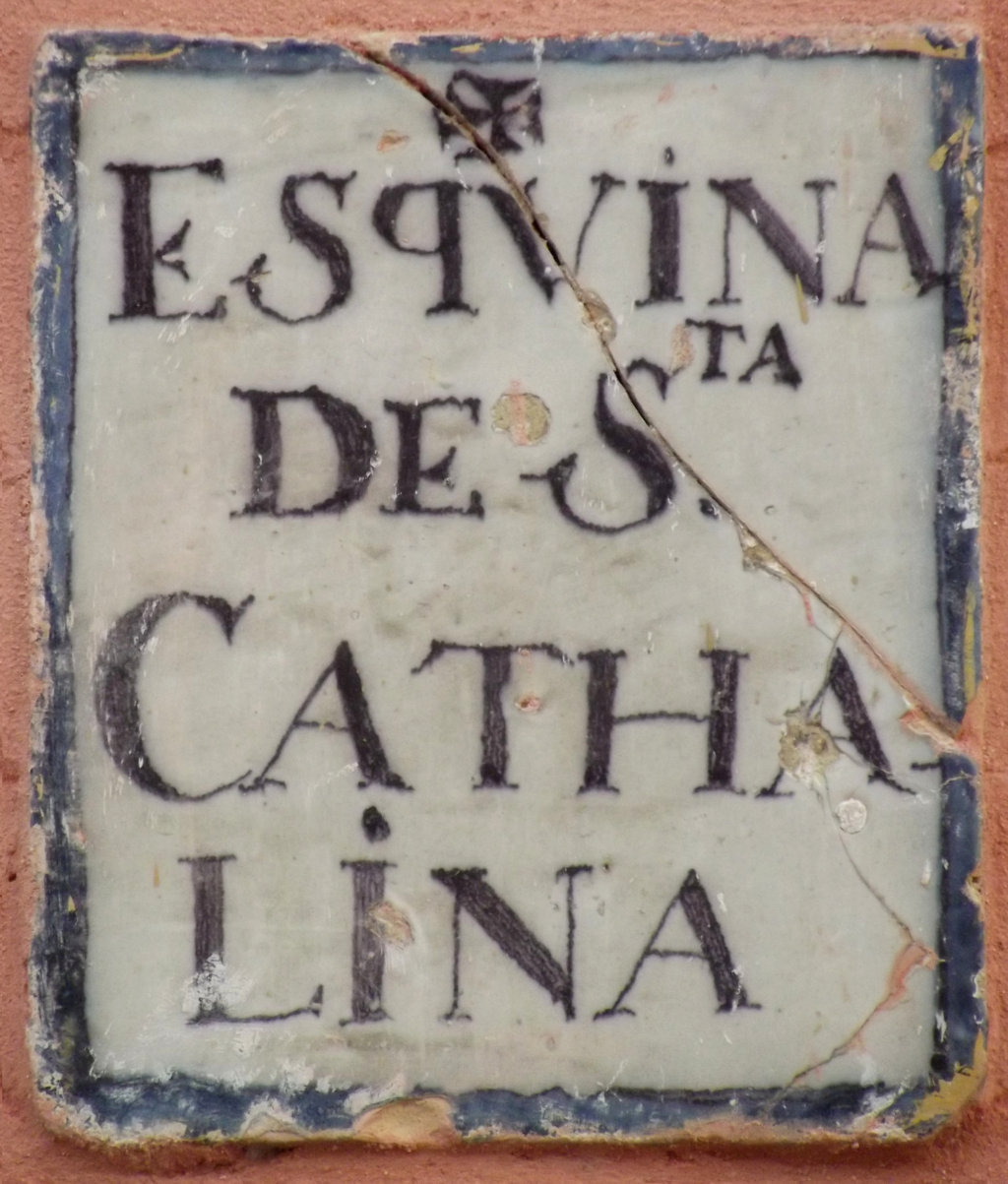 00723. Placa de Olavide. Enclave. Esquina de Santa Catalina. Fachada de la parroquia de Santa Catalina. Sevilla.