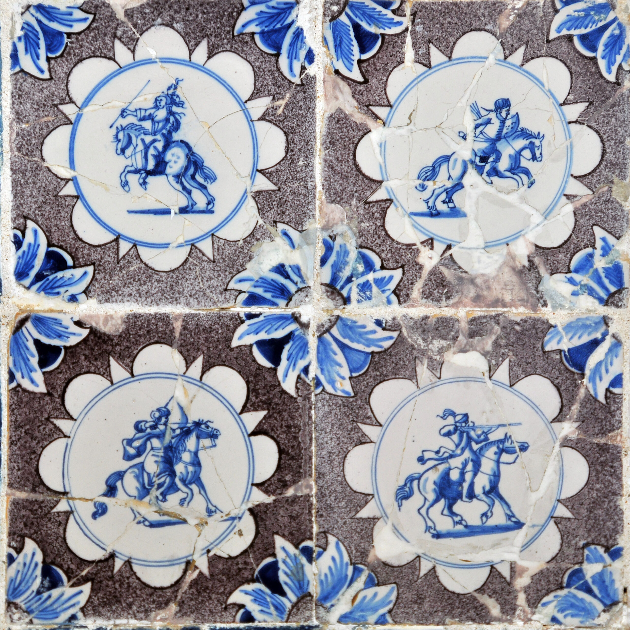 00775. Cuatro azulejos con motivos de caballeros. Capilla del Nazareno de Santa María. Cádiz.