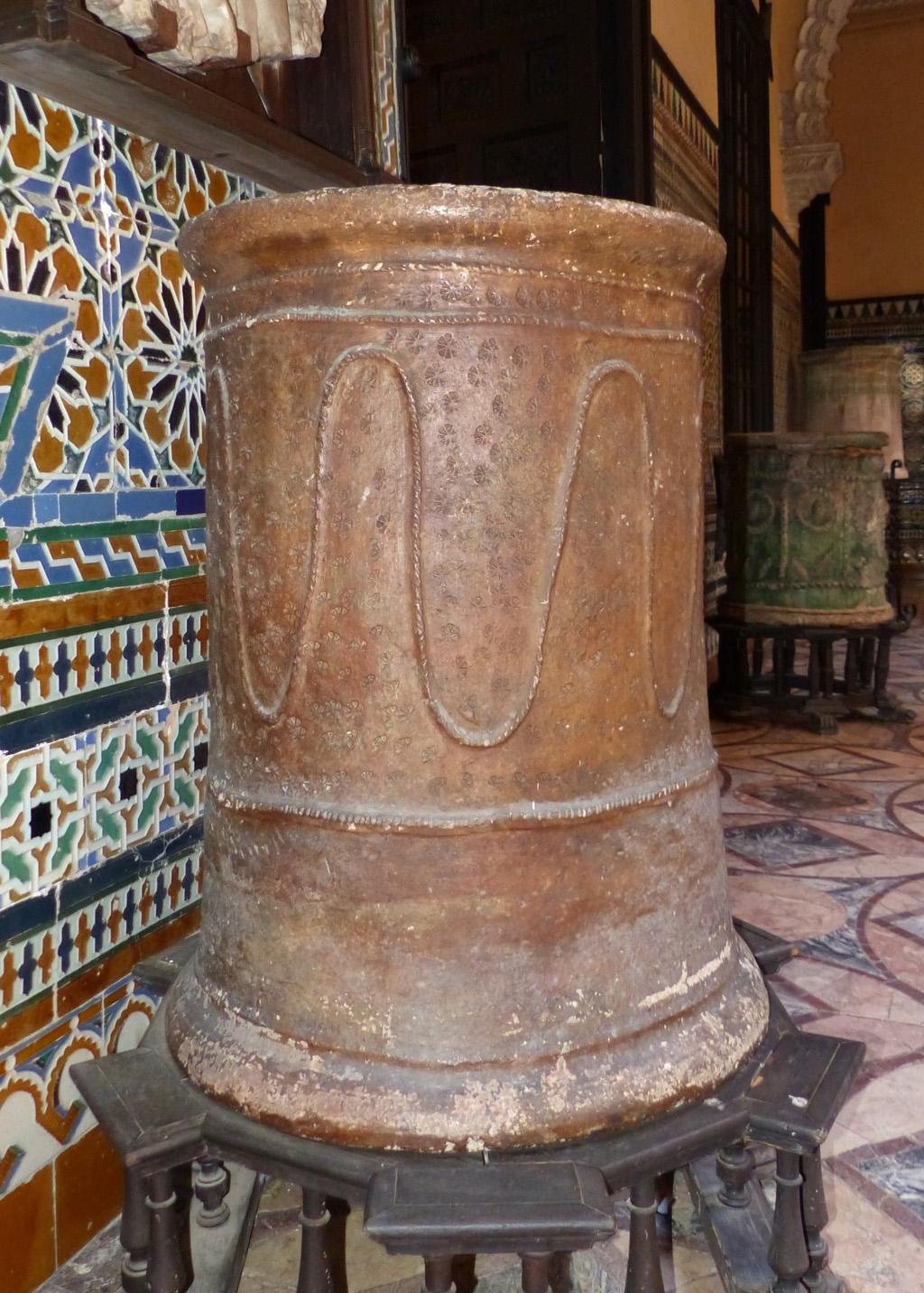 00800. Brocal de pozo. Palacio de la Condesa de Lebrija. Sevilla.
