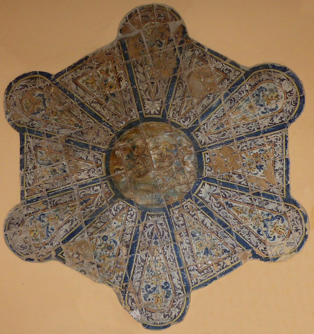 00826. Antiguo pavimento instalado en pared. Palacio de la Condesa de Lebrija. Sevilla.