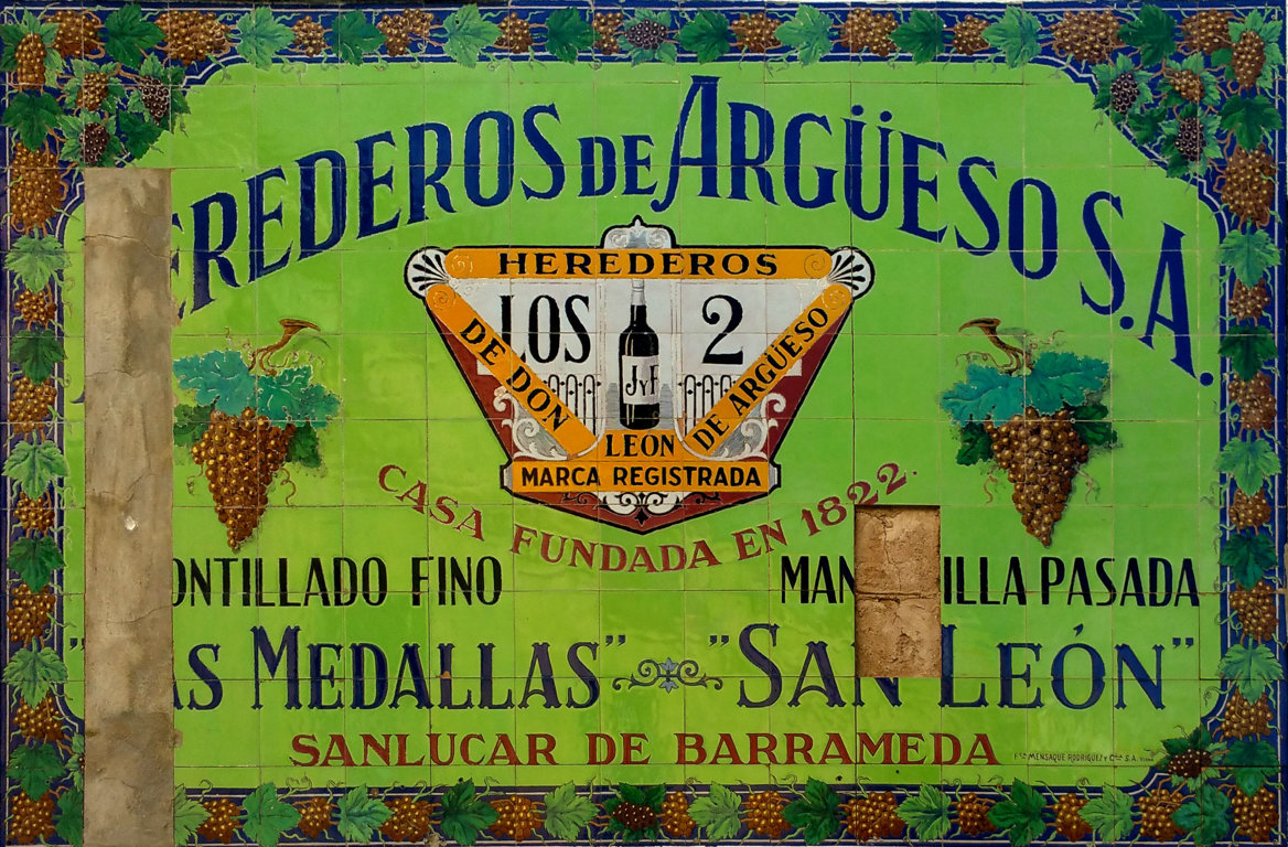 01023. Panel publicitario Herederos de Argüeso, S.A. Sevilla.