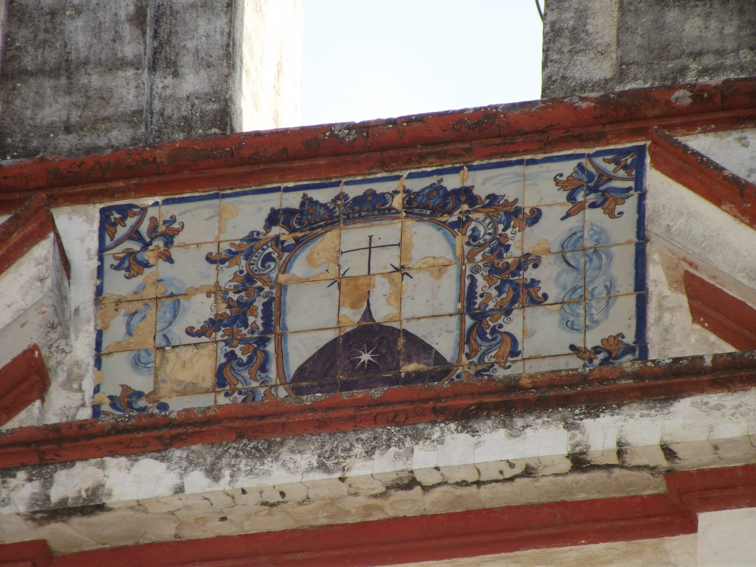 01066. Panel con heráldica carmelita. Convento de las Teresas. Sevilla.