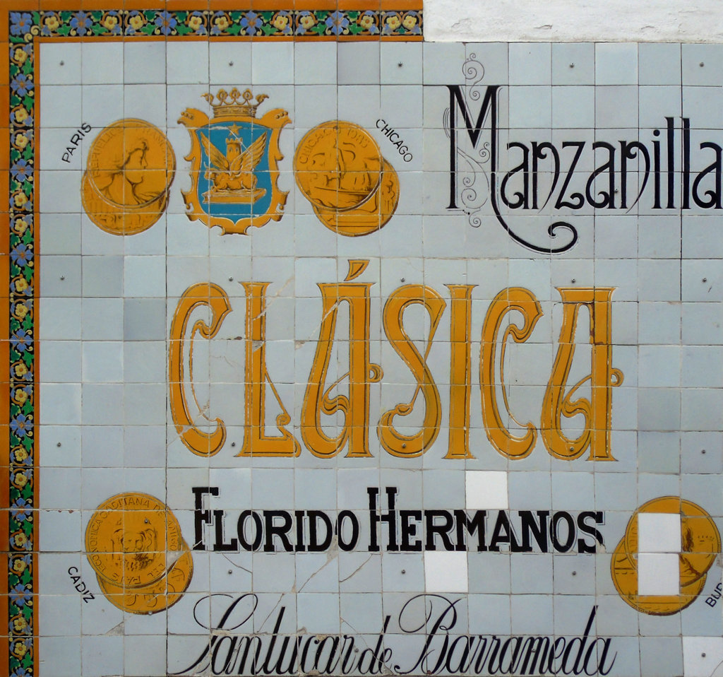 01068. Panel publicitario Manzanilla Clásica. Sevilla.