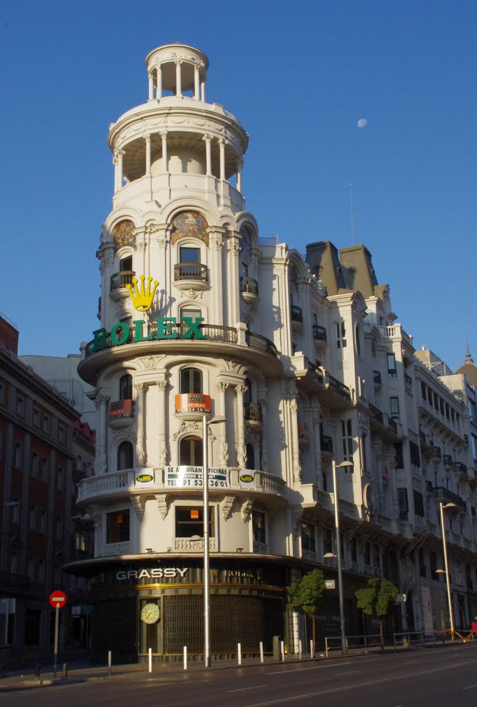 01129. Decoración cerámica de la fachada del Edificio Grassy. Madrid.