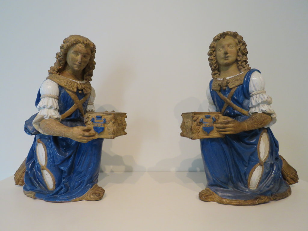 01141. Pareja de ángeles portando candeleros. Museo Carmen Thyssen. Málaga.