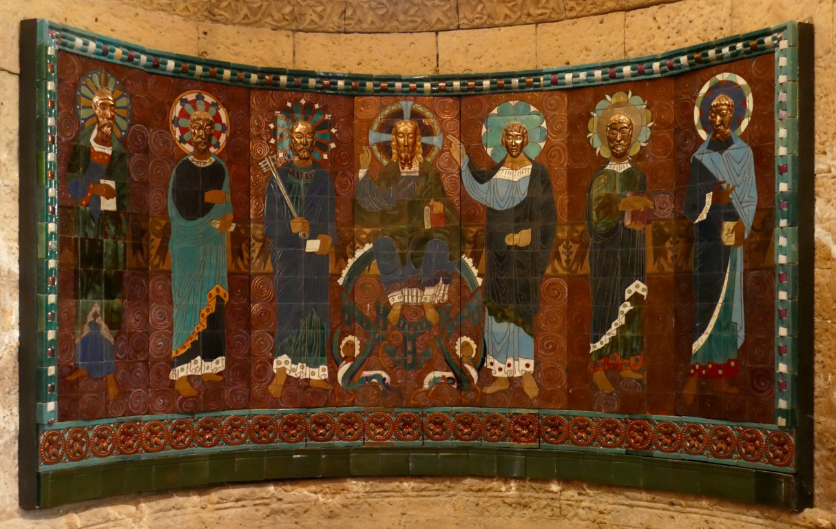 01148. Retablo cerámico. Apóstoles rodeando a Cristo. Museo Zuloaga. Segovia.