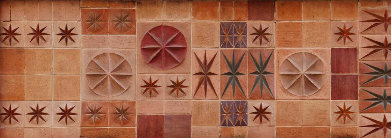 D00011. Trabajo Fin de Grado. Entre la tradición y la renovación. Murales cerámicos en Sevilla (1950-1975)