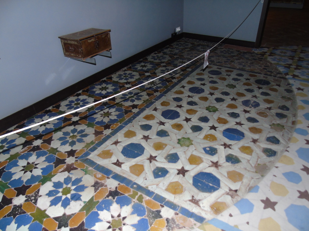 01435. Pavimento. Museo Casa de los Tiros. Granada.