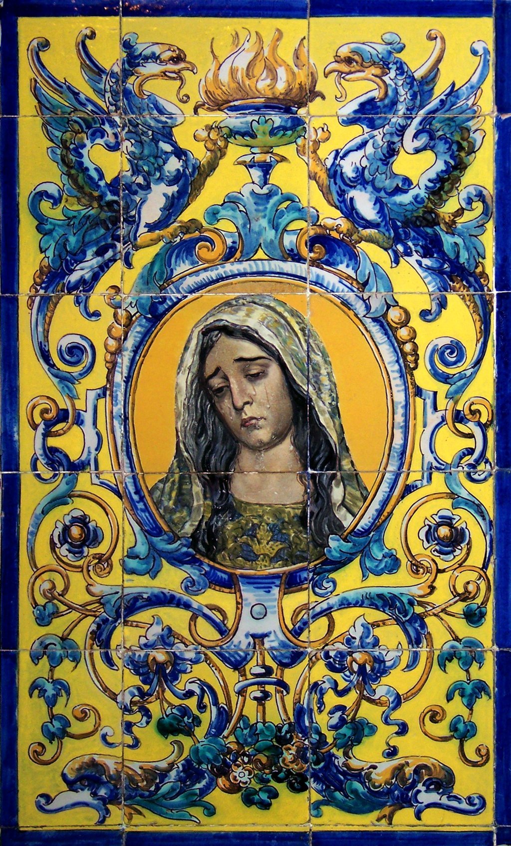 02573. Zócalo. Capilla de la Virgen de los Dolores. Iglesia de Nuestra Señora de la Victoria. Osuna. Sevilla.