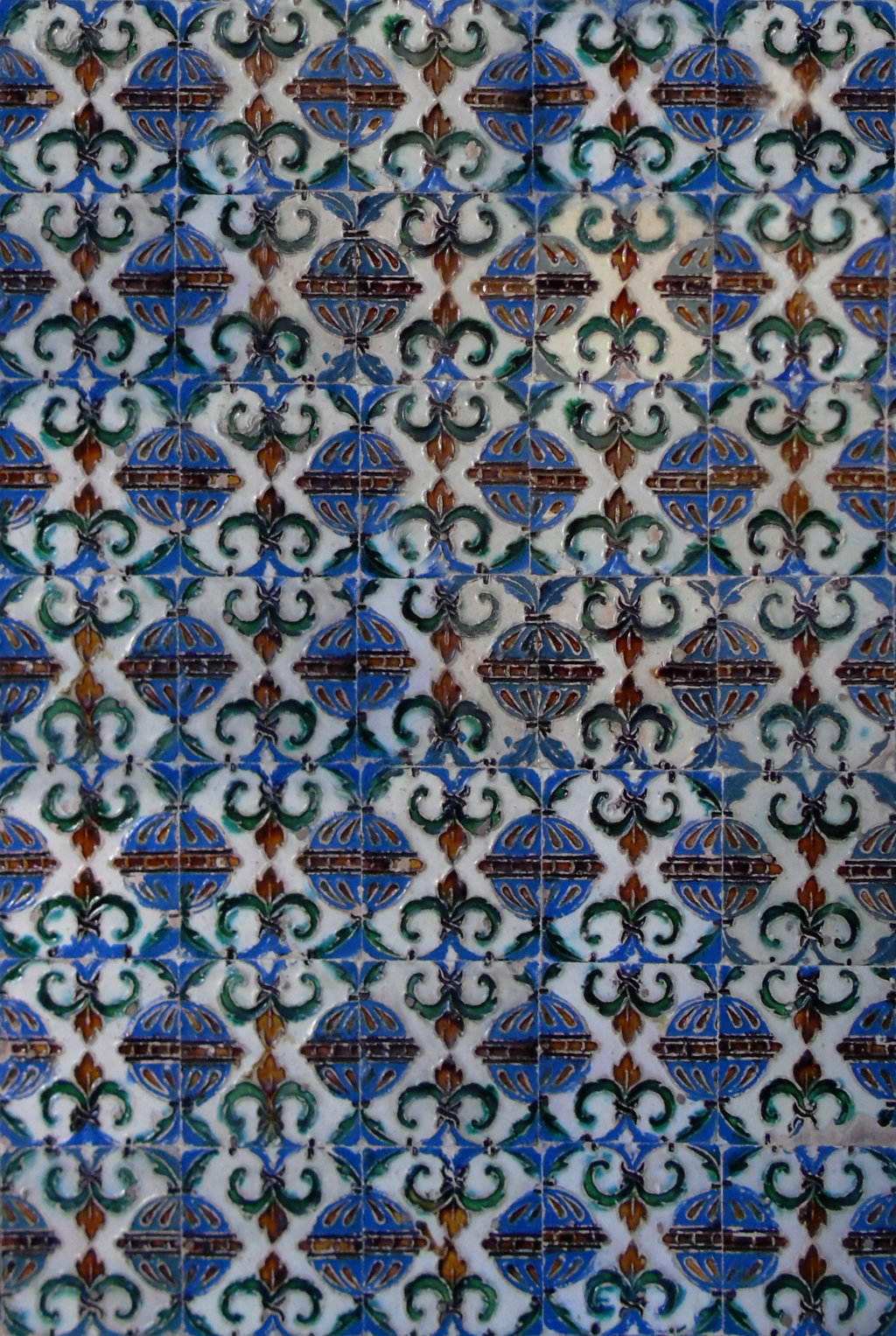 02712. Zócalo. Paño de azulejos de arista. Modelo 044. Casa de Pilatos. Sevilla.