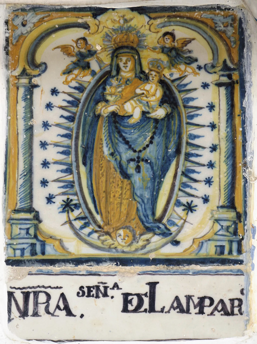 02743. Retablo cerámico. Virgen del Amparo. Villamanrique de la Condesa. Sevilla.