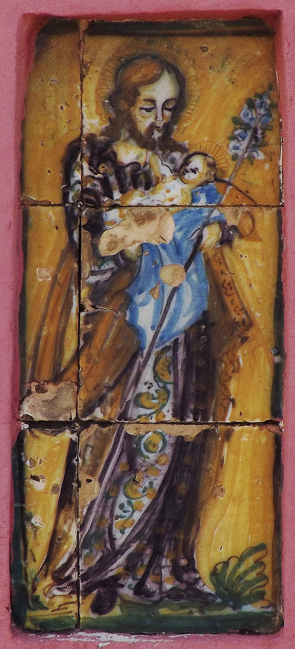 02859. Retablo cerámico. San José y el Niño Jesús. Iglesia de Nuestra Señora de la O. Sevilla.