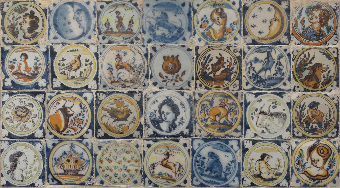 02923. Panel de azulejos de tema único. Sevilla.