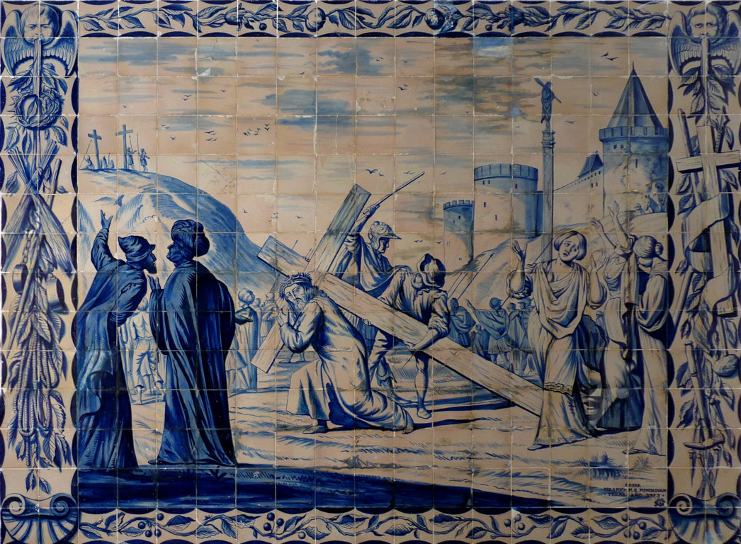 03015. Retablo cerámico. Jesús Nazareno ayudado por Simón de Cirene. Sevilla.