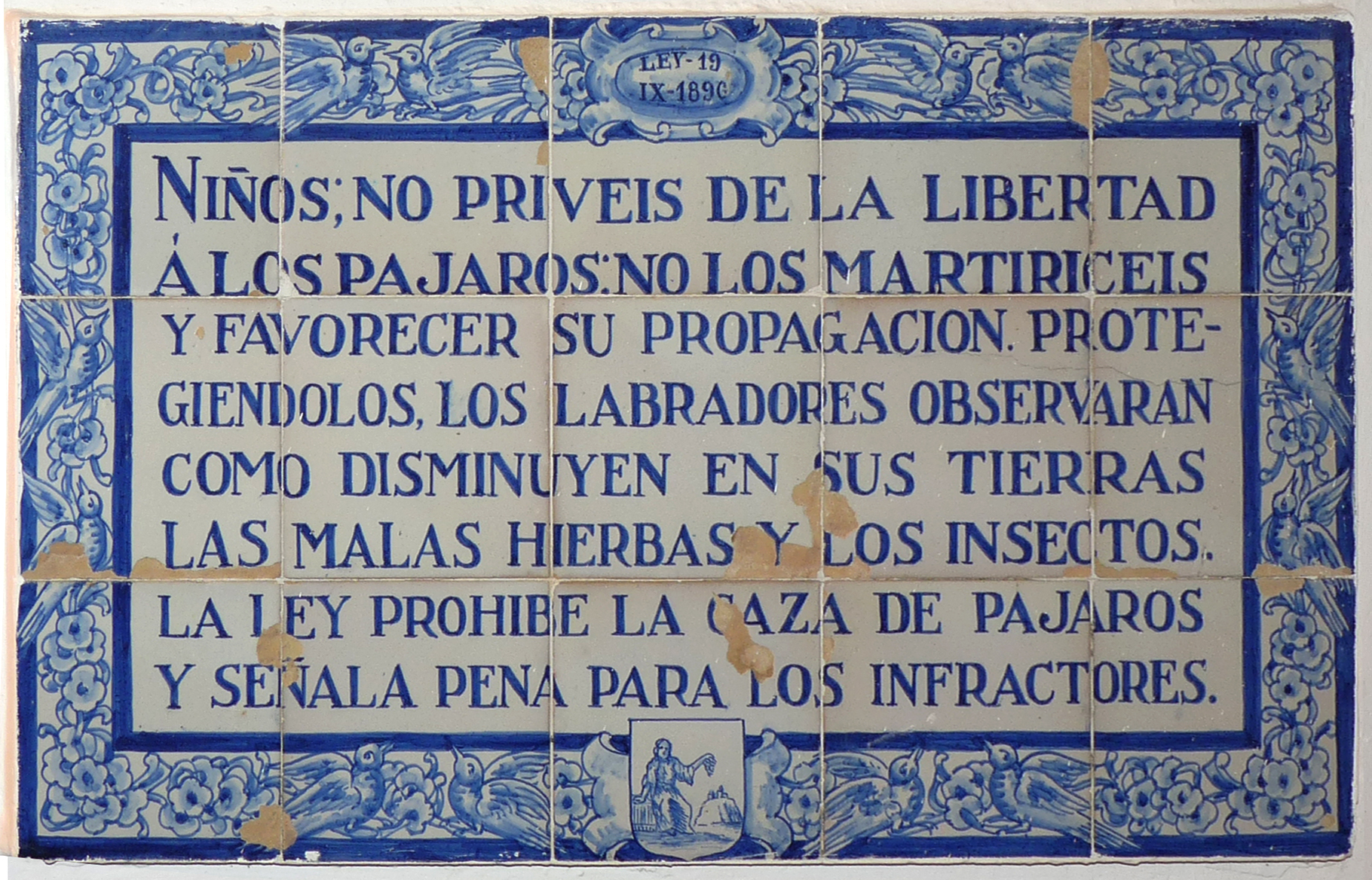 03165. Panel epigráfico alusivo a la protección de los pájaros. Parroquia de la Encarnación. Constantina. Sevilla.