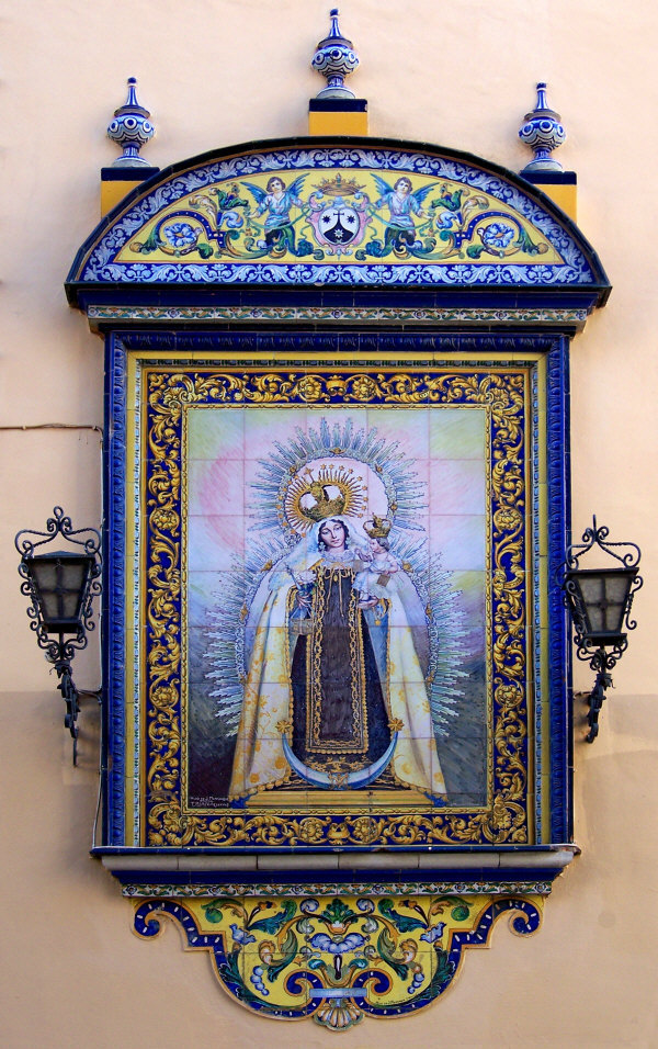03172. Retablo cerámico. Virgen del Carmen. Iglesia de Santa Ana. Sevilla.