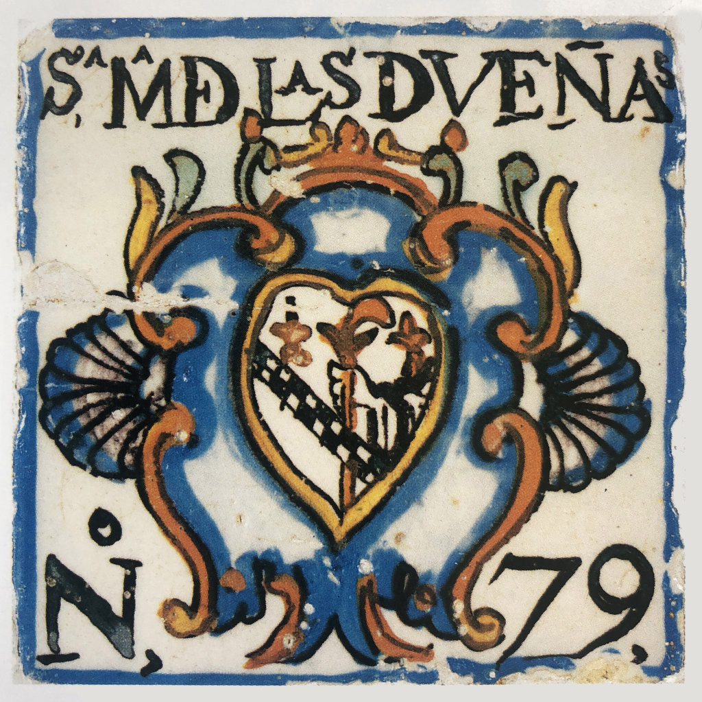 03193. Azulejo de censo del Monasterio de Santa María de las Dueñas. Museo de Bellas Artes. Sevilla.