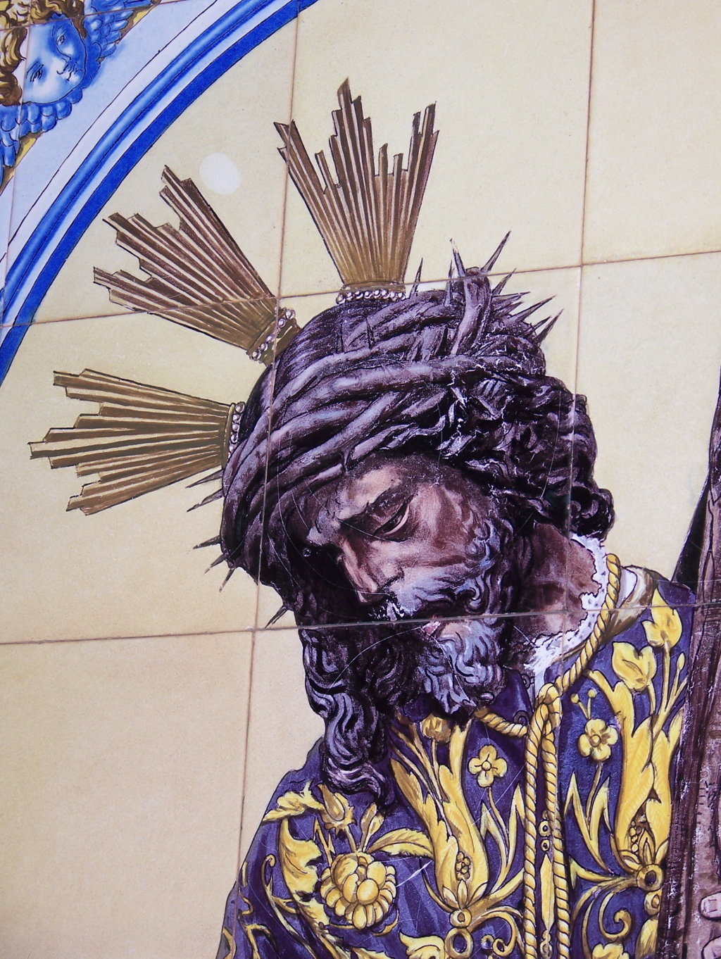 D00304. Manuel Antonio Ruiz-Berdejo Cansino restaura el azulejo del Gran Poder para el Columbario de la Basílica.