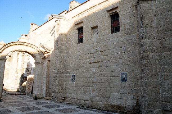 D00333. El Vía Crucis del patio trasero de la Iglesia Mayor Prioral de El Puerto de Santa María. Cádiz