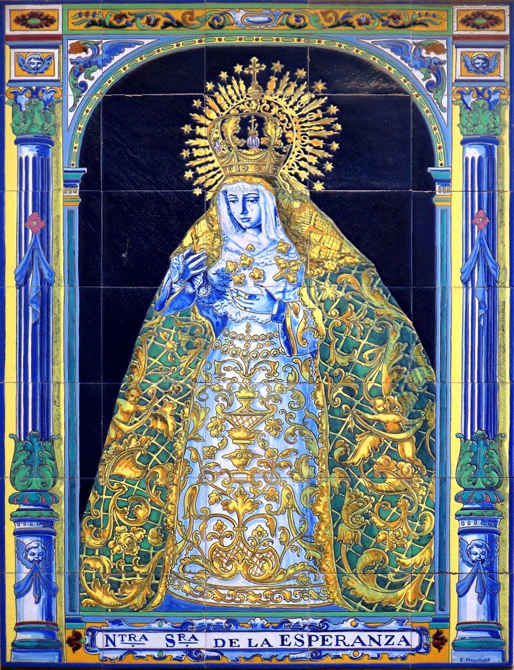 04800. Retablo cerámico. Virgen de la Esperanza Macarena. Sevilla.