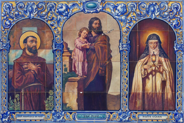 05082. Retablo cerámico. San Francisco de Asís, San José y Santa Clara de Asís. Jerez de la Frontera. Cádiz.