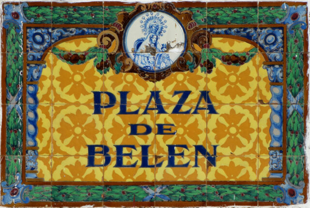 08131. Rótulo de la plaza de Belén. Pilas. Sevilla.